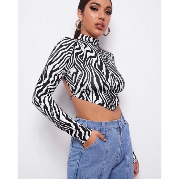 🔴 4/$12 NWOT Black & White Zebra Print Backless Crop Top  Size Large - Picture 4 of 11